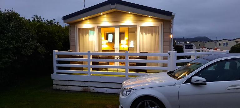 Seaside Lodge- Prestatyn- Sleeps 6 - B&B Prestatyn