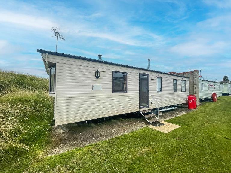 Lovely 6 Berth Caravan At Naze Marine Holiday Park In Essex Ref 17275C - Ferienwohnung Walton-on-the-Naze