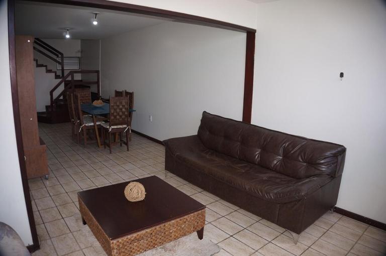 Apartamento Duplex a 500 metros do FIG,acomoda ate 14 hospedes - B&B Garanhuns