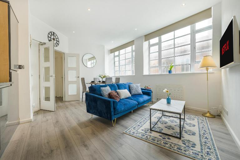 Spacious Central Brighton BN1 Apartment City Centre ,3 Min Walk to Beach,Near The Lanes ,Cafes, Fast WiFi, Sleeps 4 ,Long Stays Welcome - B&B Brighton