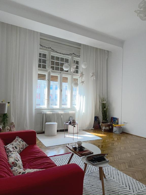 Breathtaking City Centre Views - Bright & Spacious 2BR - B&B Timisoara
