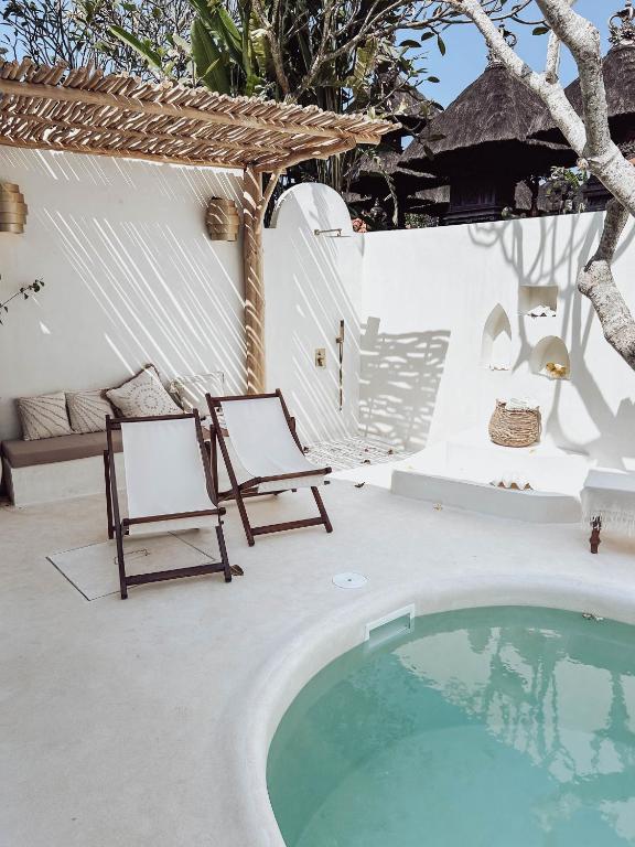 Villa Bohem with Stylish Pool by OriVista - B&B Canggu