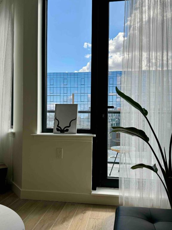 CONVENIENT SPACIOUS BRIGHT NEW MODERN PENTHOUSE 3BR2BA BALCONY APt - B&B Brooklyn