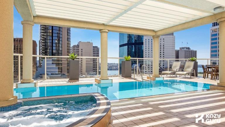 KozyGuru | Sydney CBD | Skyline View Sleek Studio - B&B Sídney
