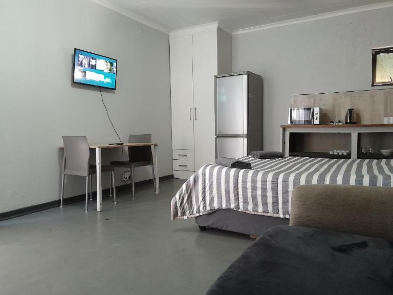 329 on 30th Avenue Villieria Aimee - B&B Pretoria