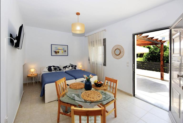 Charming Greek-Style Guest House - B&B Ialysós