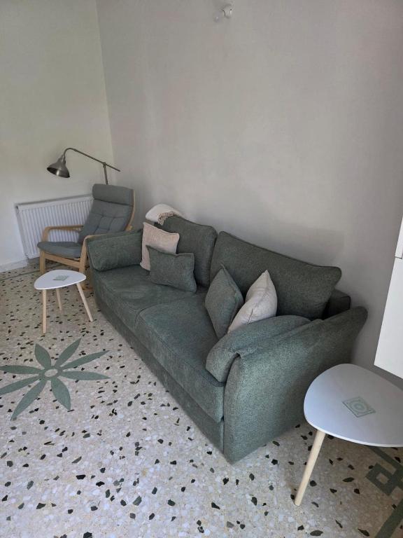 Issi Apartment comfort at center of volos - Chambres d'hôtes Volos