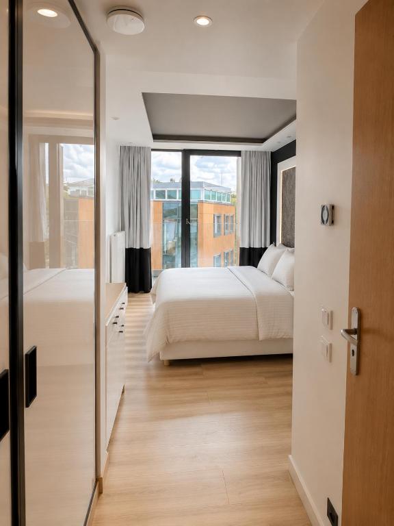 Piano & River View with Balcony Apartment - Opole centrum - Ferienwohnung Oppeln