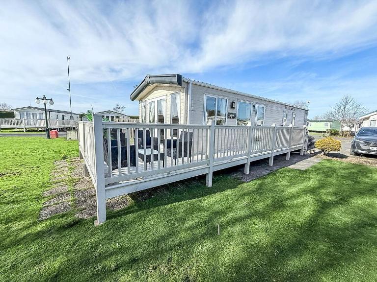 Lovely 8 Berth Caravan At Southview Holiday Park, Skegness Ref 33044M - B&B Skegness