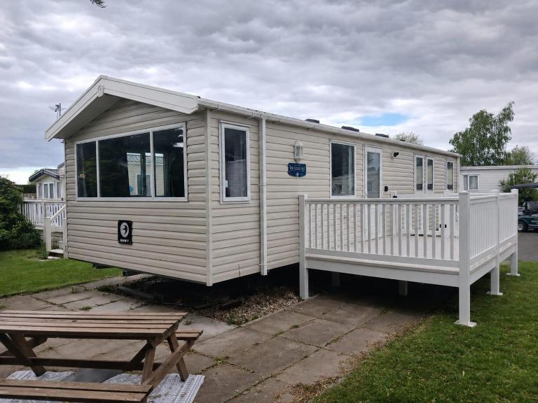 Stylish 8 Berth Caravan At Southview Park In Skegness Ref 33042M - B&B Skegness