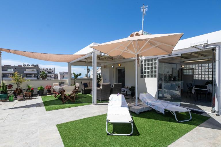 Myrto luxurious top floor studio - B&B Kalamata