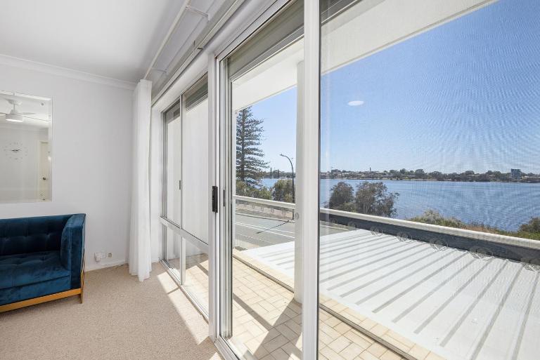 Absolute Riverfront Retreat Swan River Views - B&B Perth