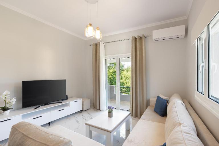 La Perla Apartments - B&B Kompítsion