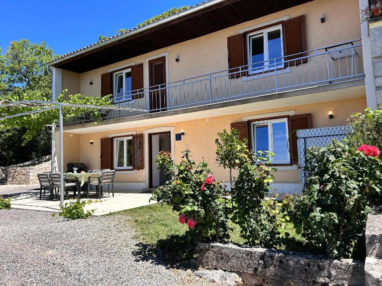 Holiday home with hot tub Grizane, Crikvenica - 25532 - B&B Barci