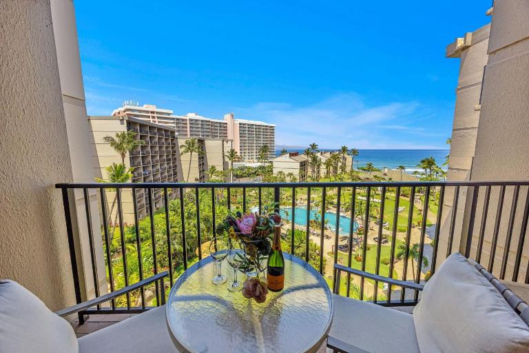 Kaanapali Shores 721 - B&B Kahana