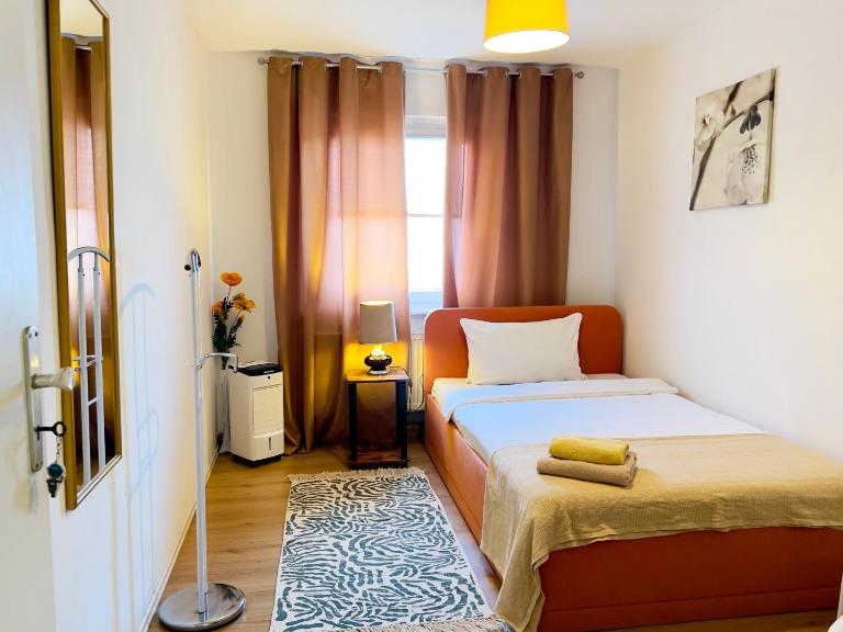 Handwerkerwohnung Nova im Wohn und Gewerbegebiet Oberthulba - B&B Oberthulba