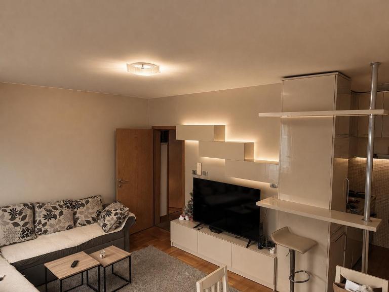 Golden Lux - B&B Berane