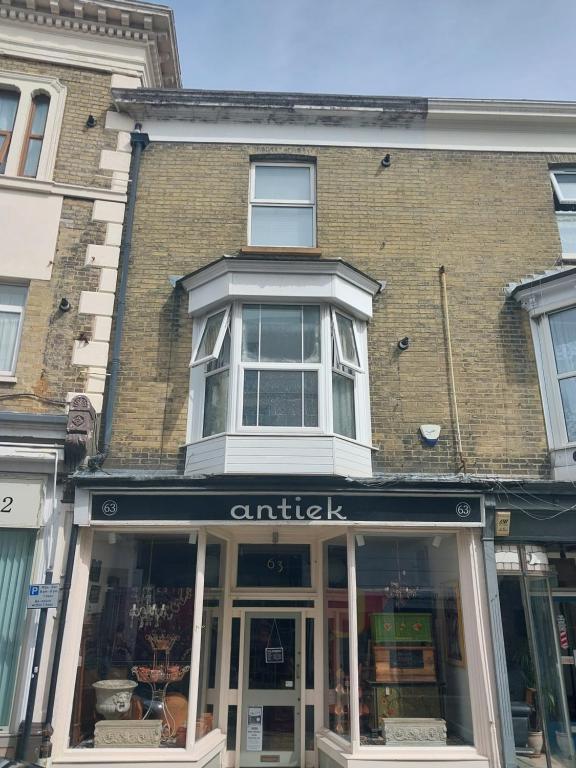 Flat B, 63 High Street, Ryde - B&B Ryde