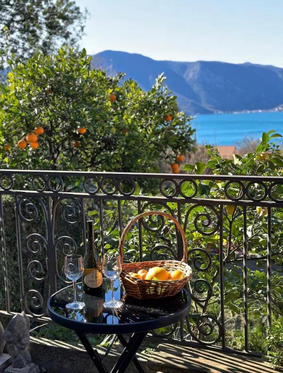 Boka Bay Terrace Studio - B&B Risano