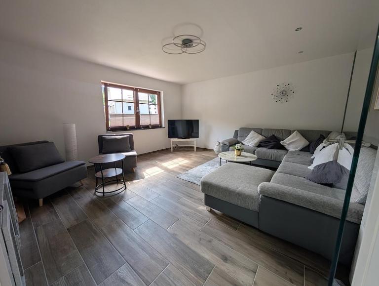Ferienwohnung Hornblick mit 1 Doppelbett und 2 Schlafsessel Mindestaufenthalt 2 Nächte - Bed and Breakfast Altenahr
