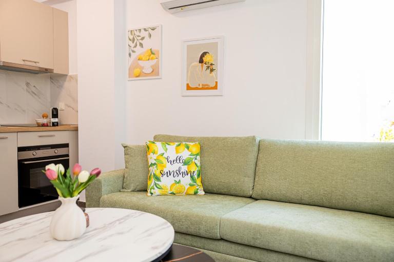 Green Almond's Family Apartment - Ferienwohnung Orfánio