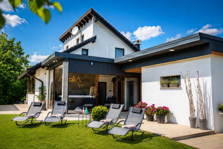 Adalia Private Wellness House Sauna & Jakuzzi - B&B Štrigova