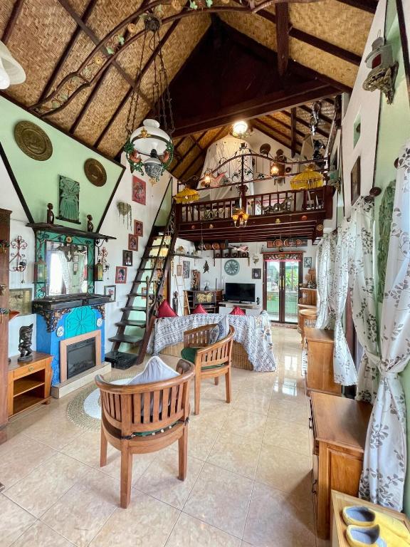 Cozy Private Vintage Cottage near Lake - Bed and Breakfast Bedegul