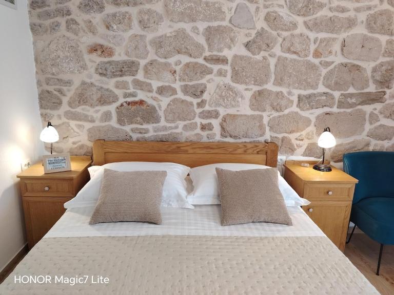 New studio in Šibenik Centre with private parking - B&B Sebenico