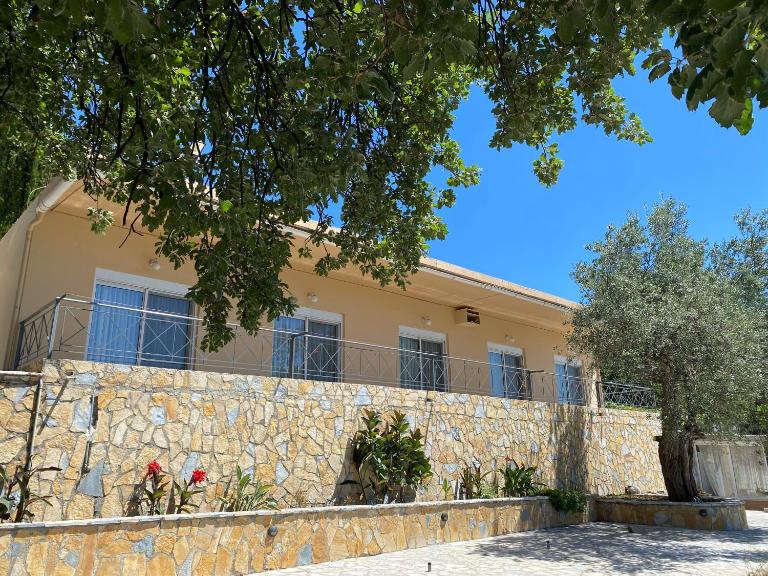 Vllasi Apartments - B&B Ilias