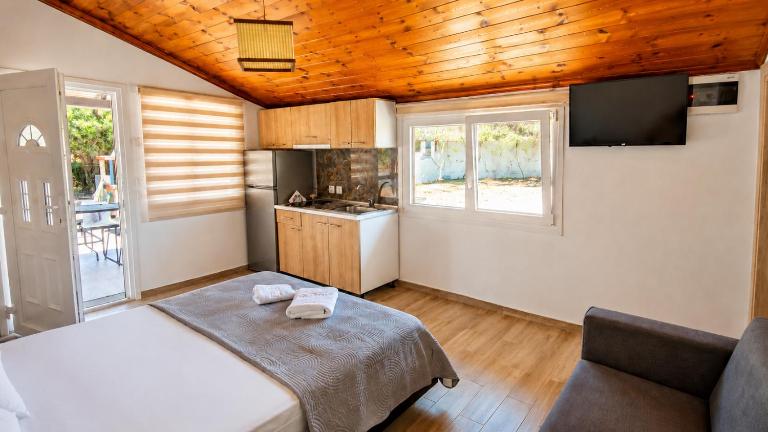 Aqua Rooms, 30μ από την παραλία Βαλτί, Συκιά Χαλκιδικής - Bed and Breakfast Valtí