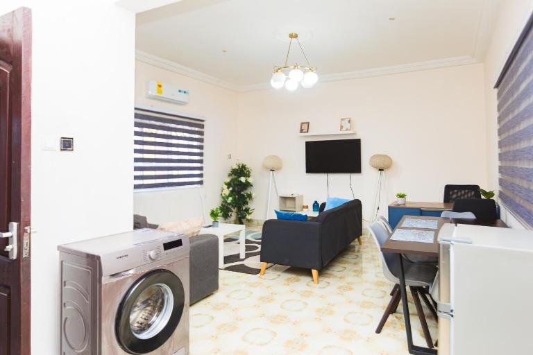 East Legon Luxury Stay - AC, Wifi, Netflix - Ferienwohnung Accra