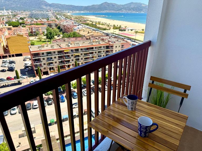 Apartamento Magníficas Vistas 1ª Linea Playa - Wifi Gratis H - Chambres d'hôtes Empuriabrava