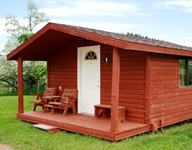 Cozy Dry Cabin with Family-Friendly Amenities Near Black Hills in Sturgis, South Dakota - B&B Sturgis