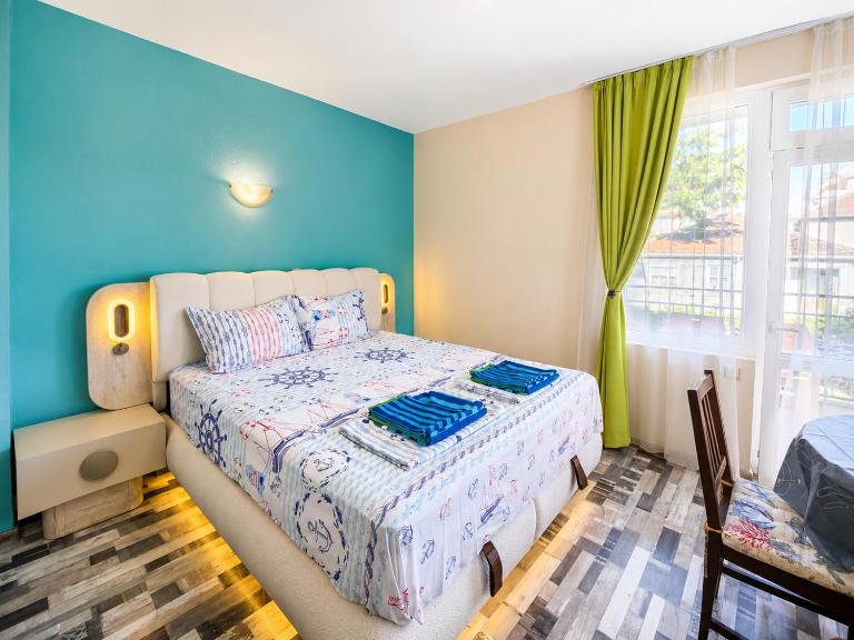 Kazlarov Guest House - B&B Kiten