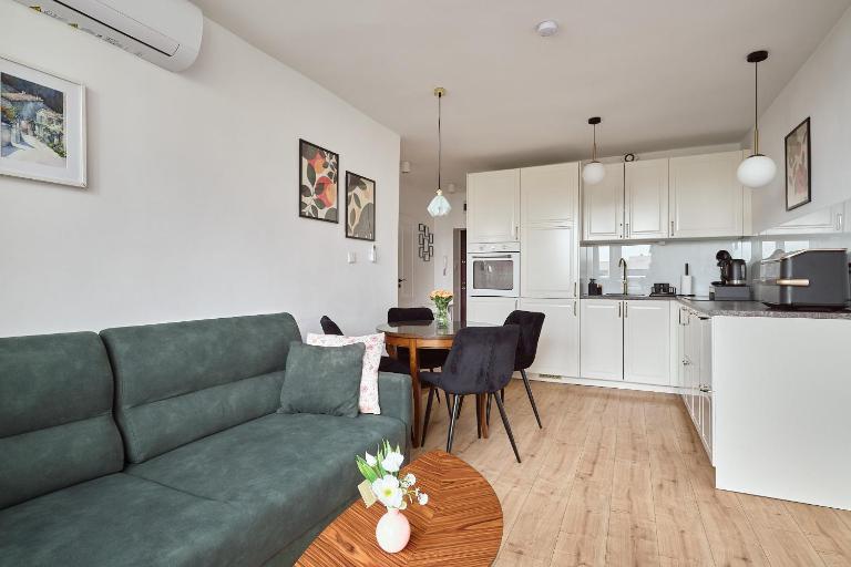 Apartament Teatralny - Komfort w Sercu Miasta Klimatyzacja - B&B Opole