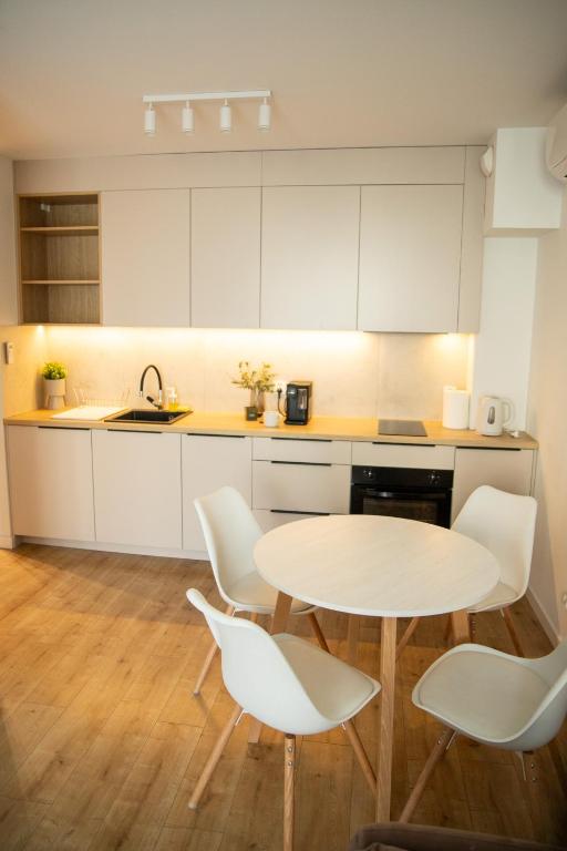 Apartament nad morzem Sztutowo - Trimare - basen, bilard i parking - B&B Sztutowo