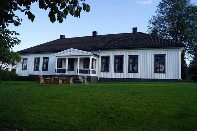 Nedre Jønholt Gård - B&B Porsgrunn