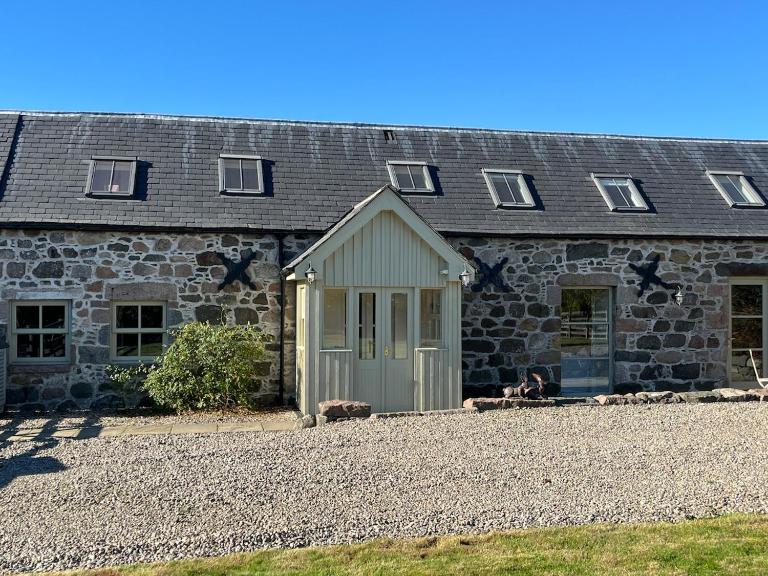 Semeil Farm Holiday Lets - B&B Strathdon