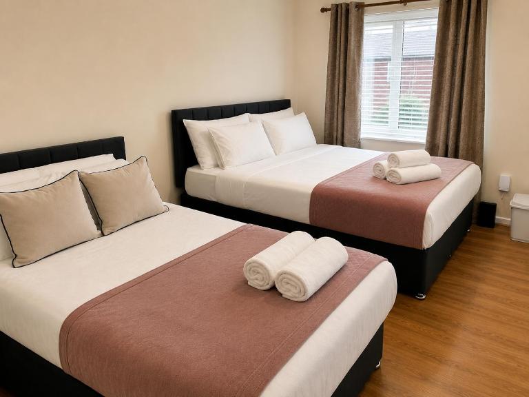 4 Bedroom House Near Newcastle City Center St James Park Free two car parking - B&B Newcastle upon Tyne
