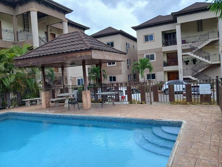 A beautiful two bedroom apartment - Chambres d'hôtes Kingston