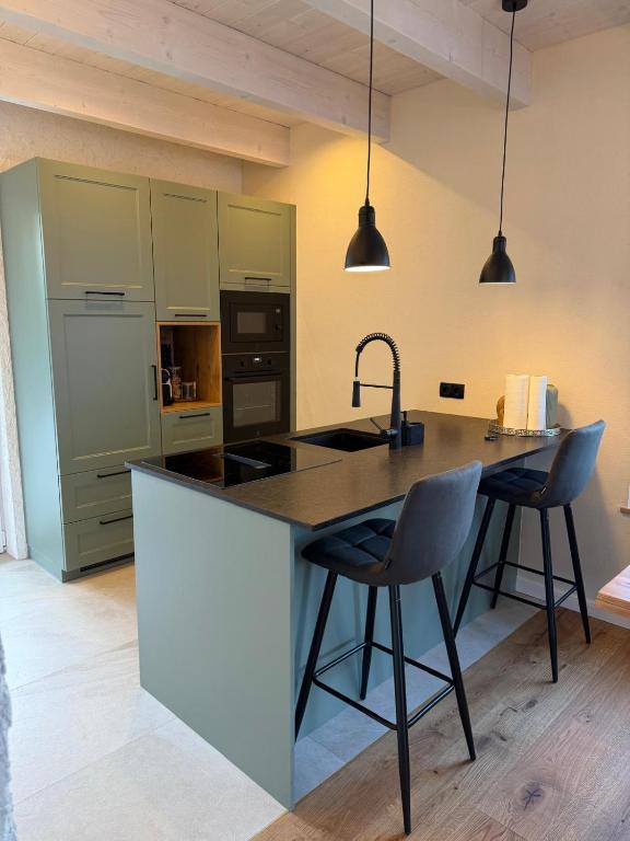 Lara Residence - B&B Lesing