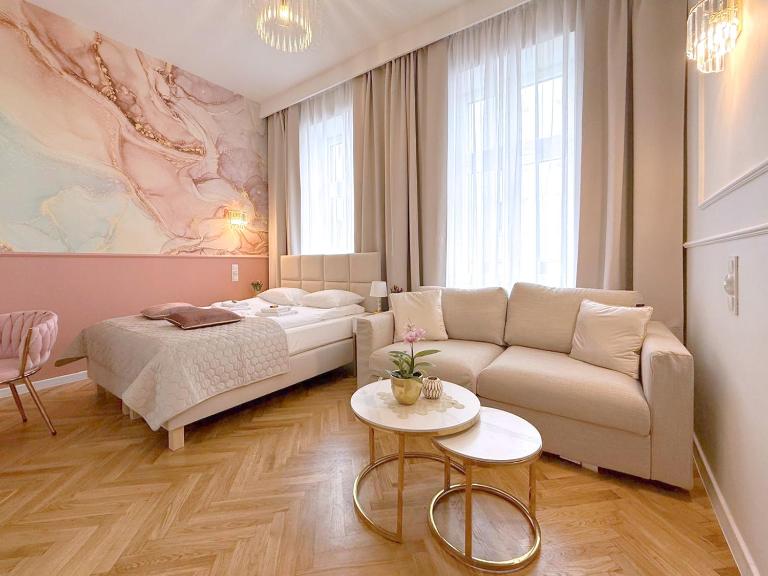 Upscale Apartments - AC in rooms, ensuite bathrooms, lift - 8 mins to Main Square - B&B Cracovia