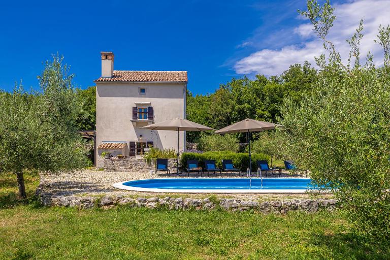 Rustic Holiday house Harmonie with private pool and large garden - Kapovci, Island Krk - B&B Brusići