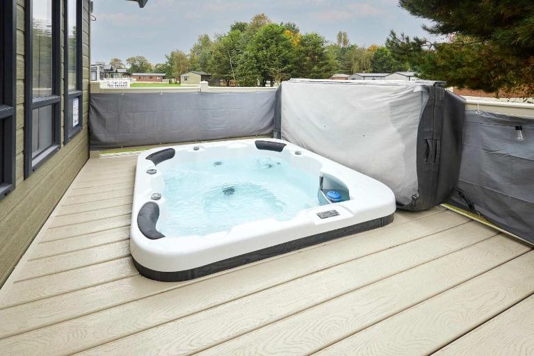 The White Rose Lodge with Hot Tub - Chambres d'hôtes York