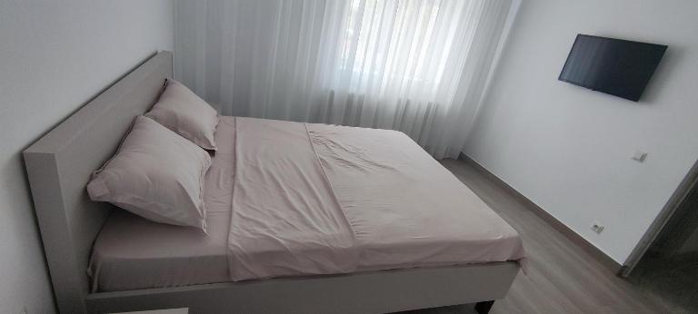 Apartament Bianco - Ferienwohnung Brăila