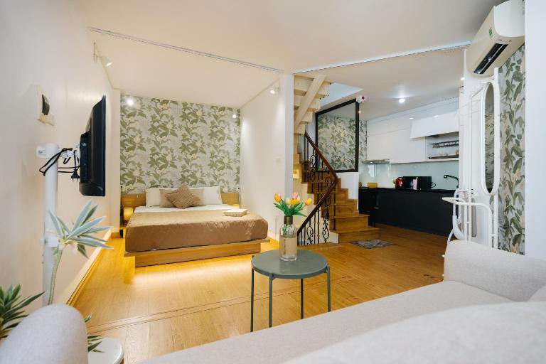 Brise - Central 3BR Home - Bed and Breakfast Hanoi