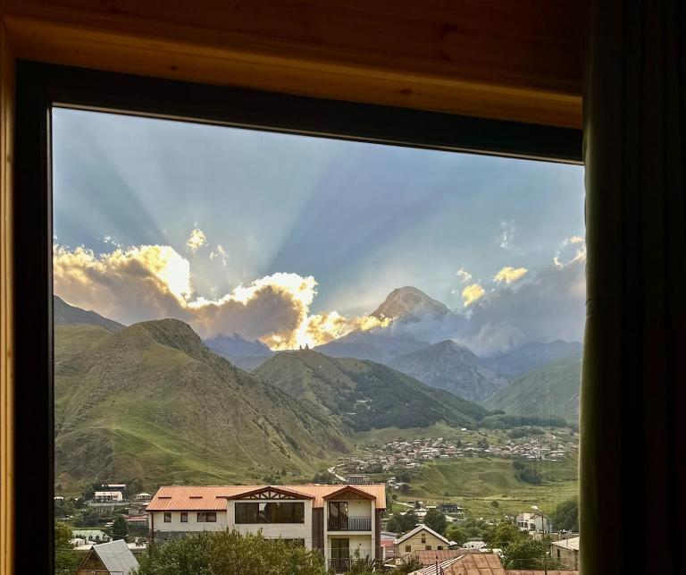 Mountain Stories Kazbegi-Stepantsminda - Bed and Breakfast Stepantsminda