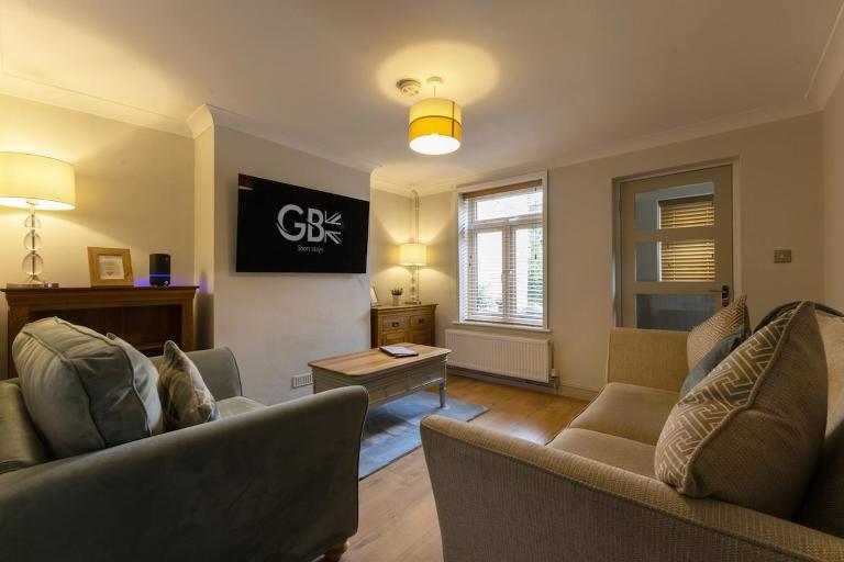 2 Bed I Sleeps 3 I Wi-Fi I Cottage I Contractors - B&B Dawley