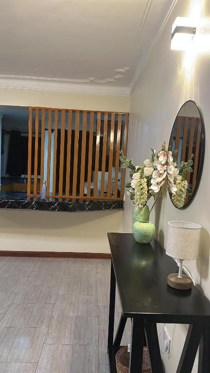 A&R Executive 2bdrm Apt with WIFI Power backup and Free Parking - Ferienwohnung Kampala