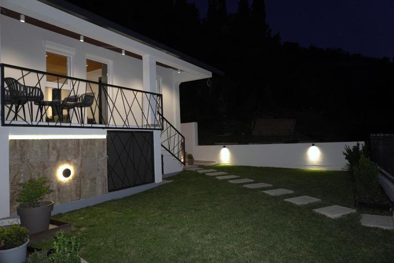 Blue Yard - Bed and Breakfast Lepetani